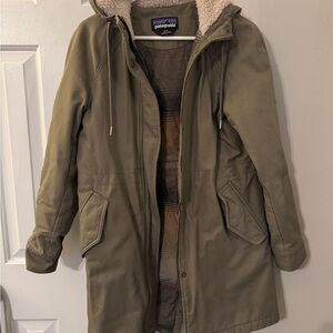 Patagonia Lined Green Women's Barn Jacket Coat Parka
